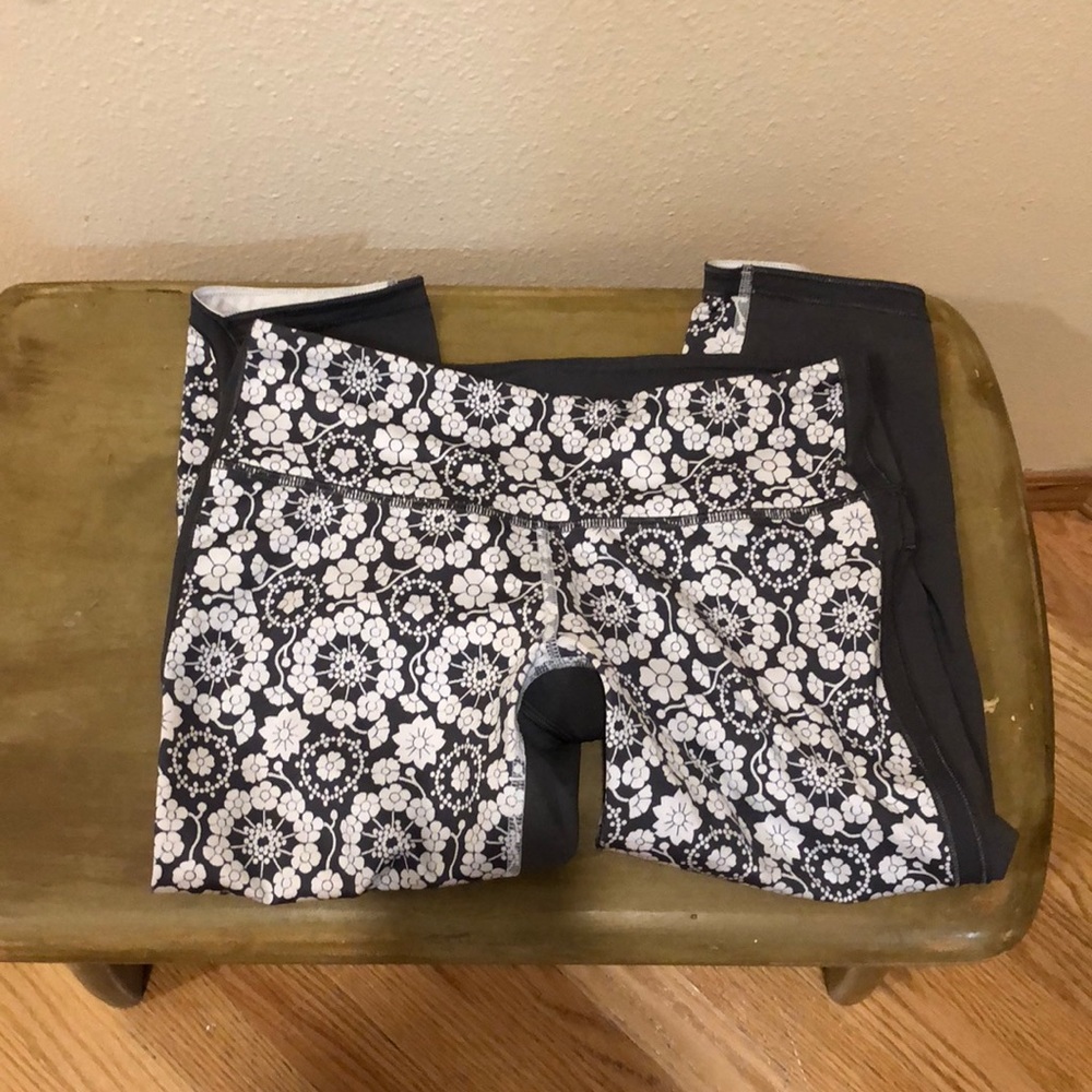 Lululemon crops